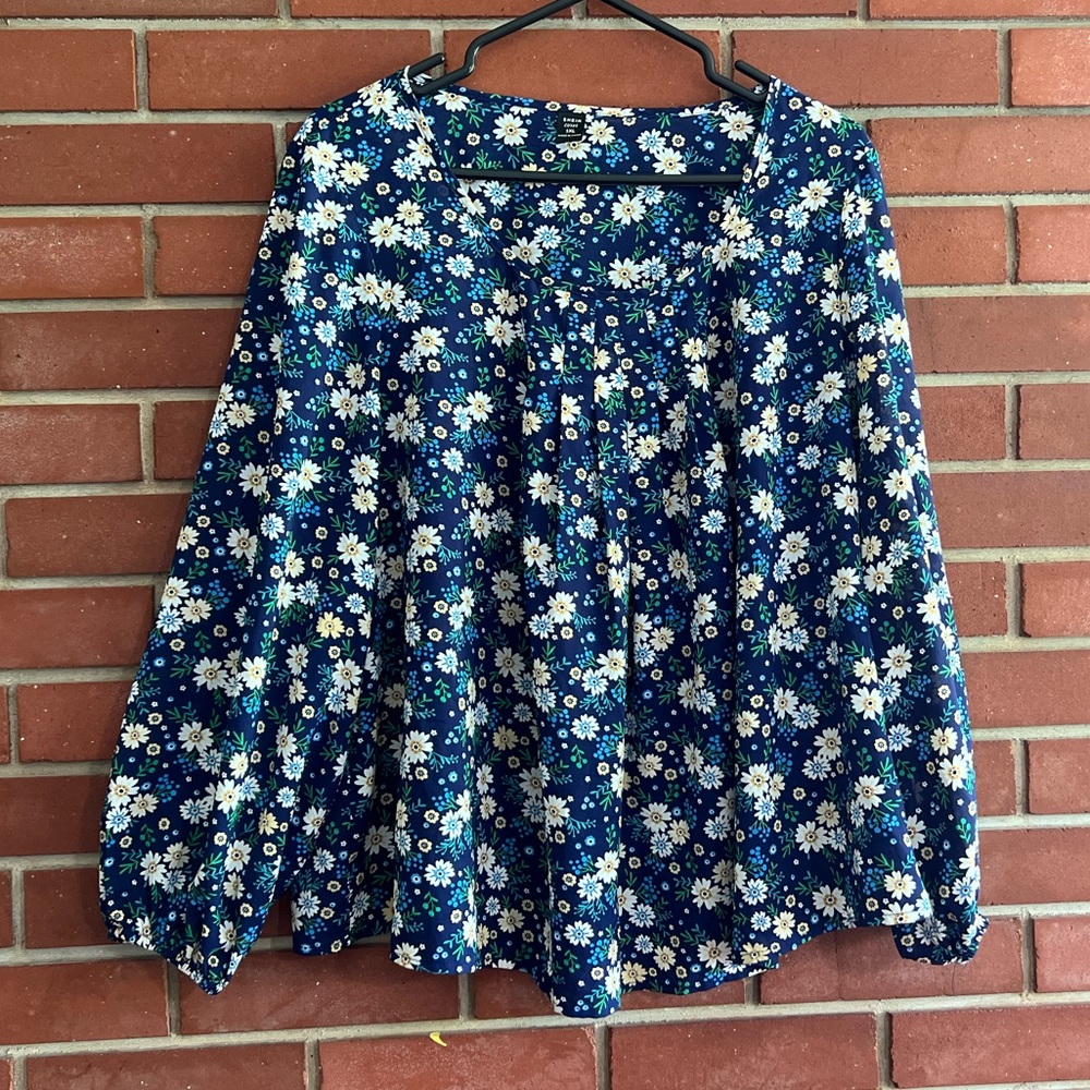SHEIN Curve Floral Blouse